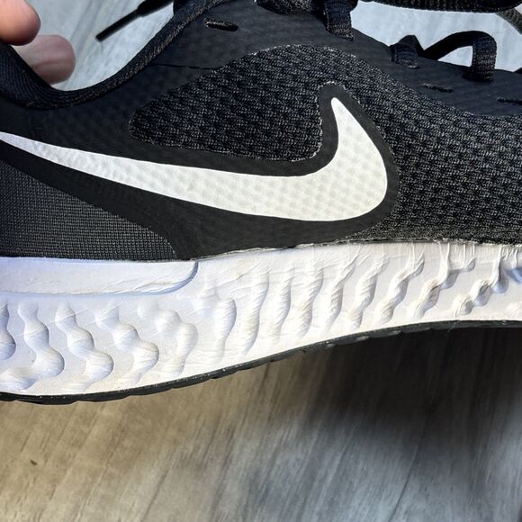 Nike Revolution 5 Womens Black White Athletic Shoes Size 8 - Picture 12 of 12